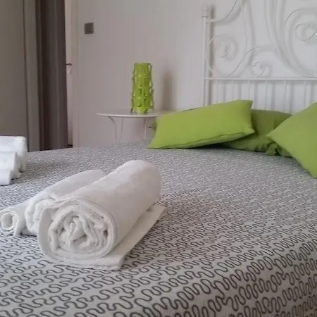 Rosanna Apartment